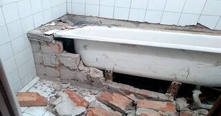 Демонтаж ванны в Ярцеве от Мастер24 — быстро, недорого, вывоз старой ванны от 1017 руб.